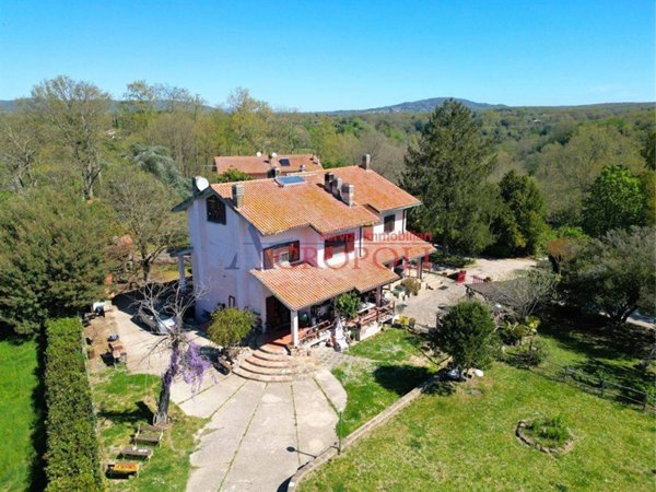 casa indipendente in vendita a Manziana