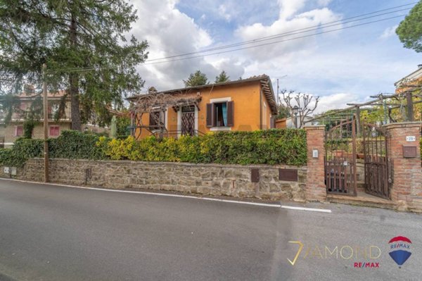 casa indipendente in vendita a Manziana