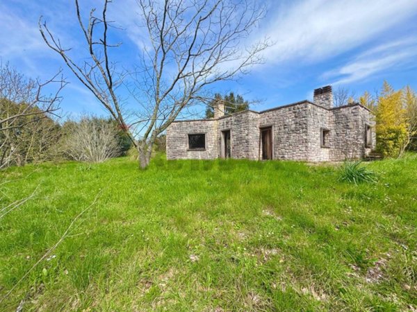 casa indipendente in vendita a Manziana