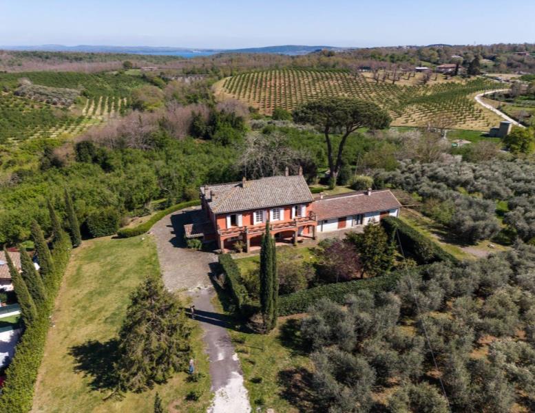 casa indipendente in vendita a Manziana
