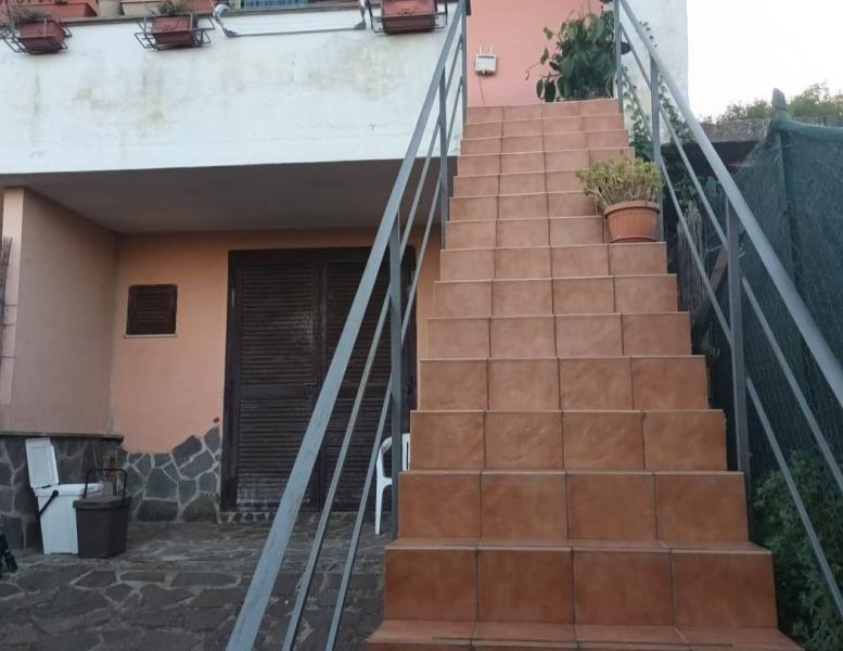 casa indipendente in vendita a Manziana