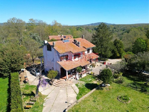 casa indipendente in vendita a Manziana