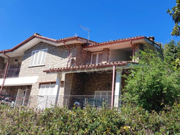 casa indipendente in vendita a Manziana