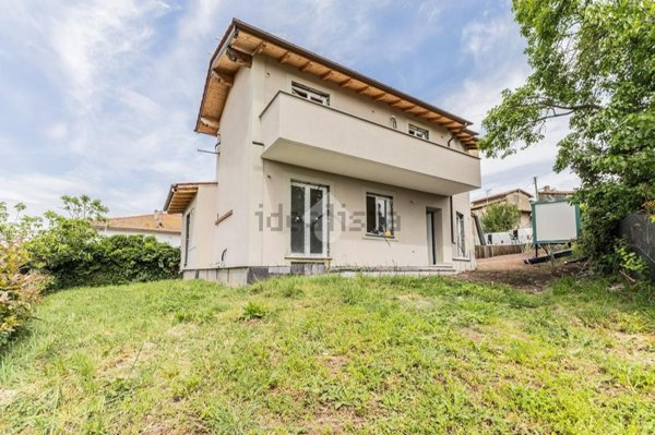 appartamento in vendita a Manziana in zona Quadroni