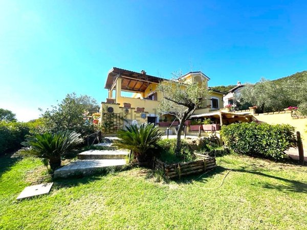 casa indipendente in vendita a Manziana