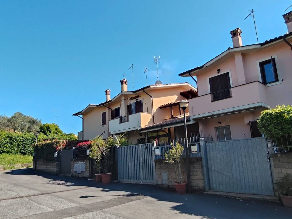 appartamento in vendita a Manziana