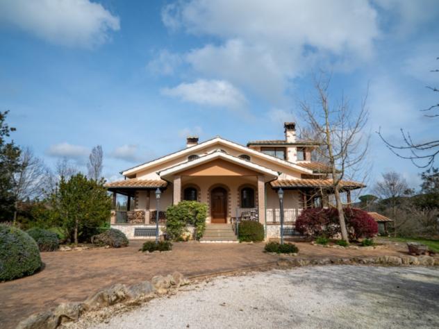 casa indipendente in vendita a Manziana