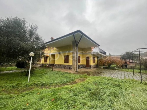 casa indipendente in vendita a Manziana in zona Quadroni