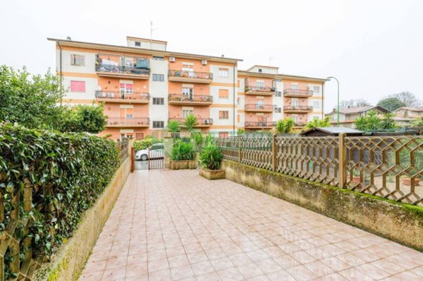 appartamento in vendita a Manziana in zona Quadroni