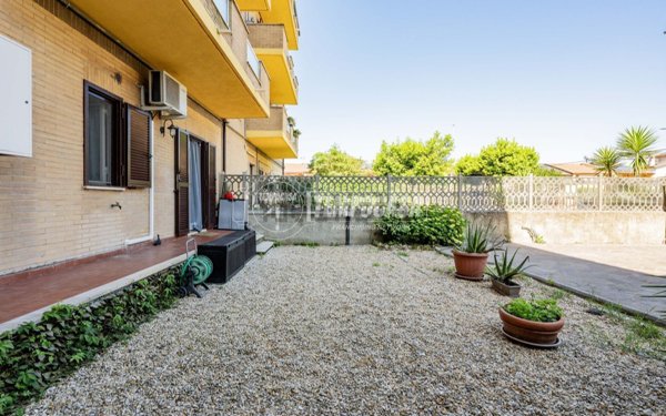 appartamento in vendita a Manziana in zona Quadroni