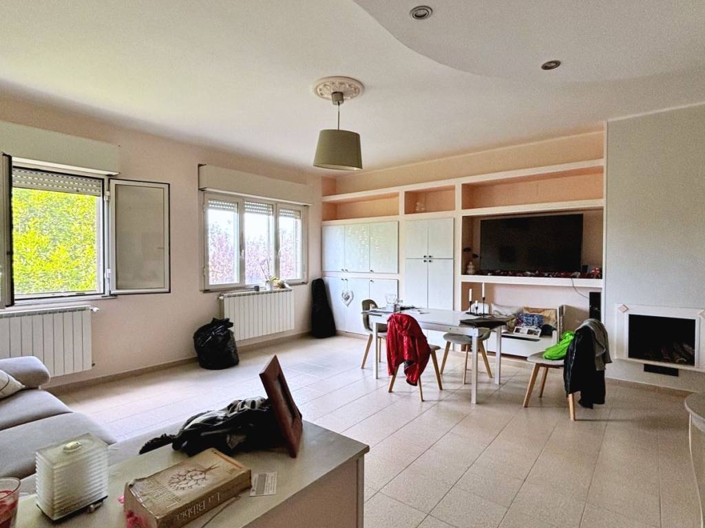 appartamento in vendita a Manziana in zona Quadroni