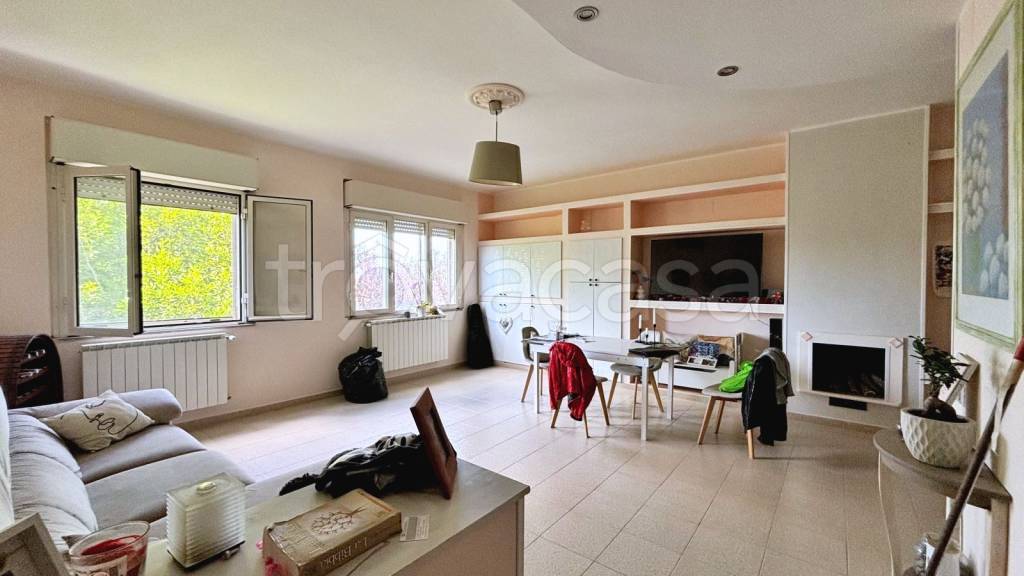 appartamento in vendita a Manziana in zona Quadroni