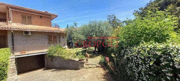 casa indipendente in vendita a Manziana in zona Quadroni