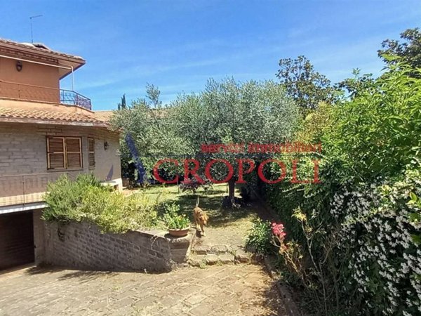 casa indipendente in vendita a Manziana in zona Quadroni