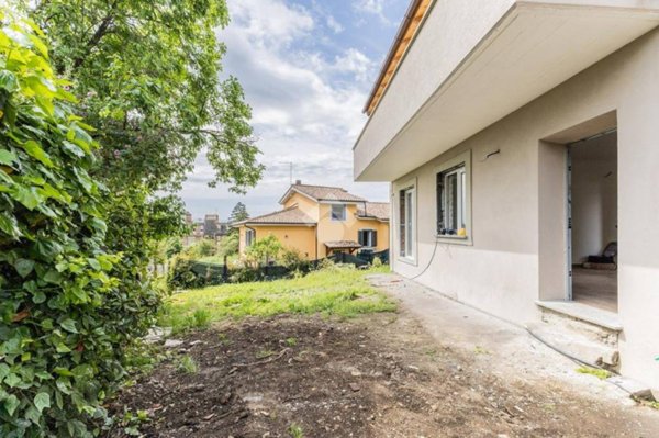 appartamento in vendita a Manziana in zona Quadroni
