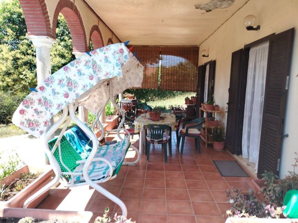 casa indipendente in vendita a Manziana in zona Quadroni