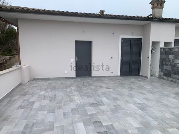 appartamento in vendita a Manziana in zona Quadroni