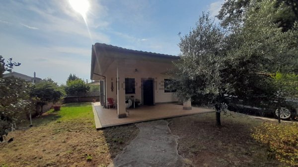 appartamento in vendita a Manziana in zona Quadroni