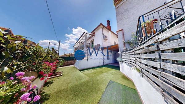 casa indipendente in vendita a Manziana in zona Quadroni