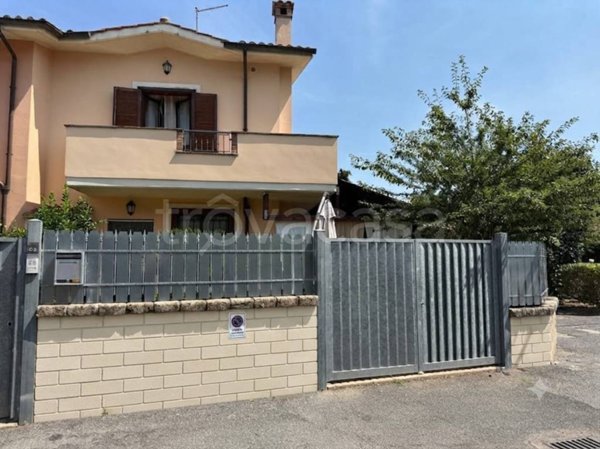 casa indipendente in vendita a Manziana in zona Quadroni