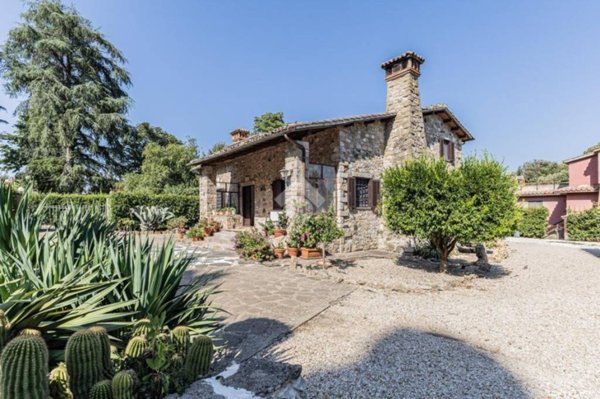 casa indipendente in vendita a Manziana in zona Quadroni