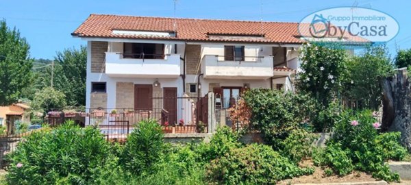 casa indipendente in vendita a Manziana in zona Quadroni