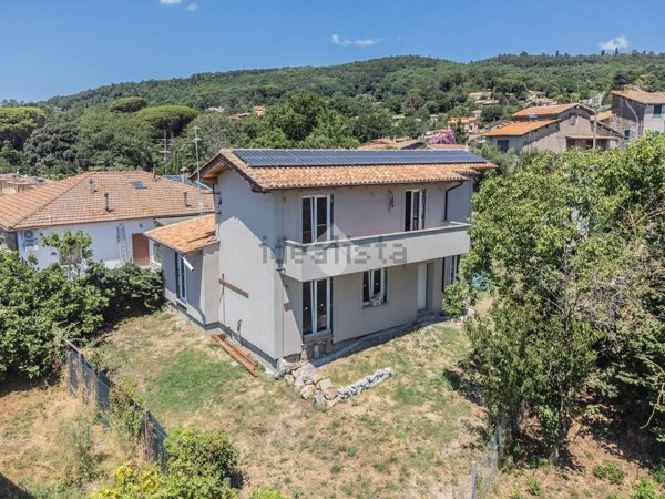 appartamento in vendita a Manziana in zona Quadroni