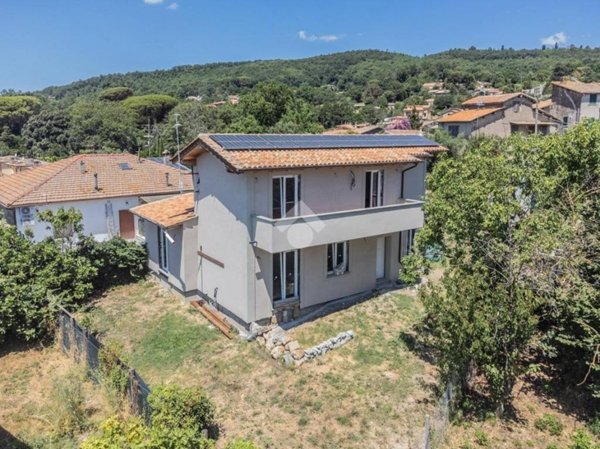 casa indipendente in vendita a Manziana in zona Quadroni