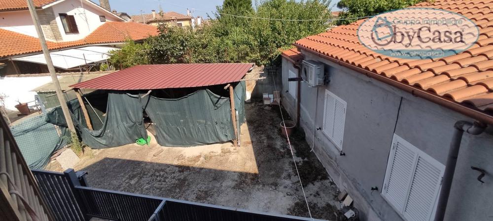 casa indipendente in vendita a Manziana