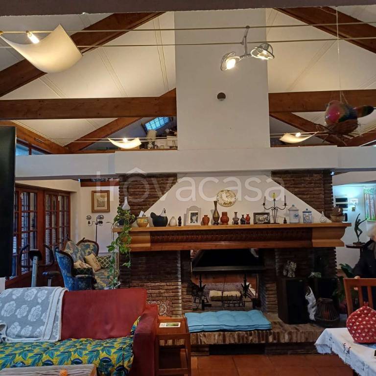 casa indipendente in vendita a Manziana in zona Quadroni
