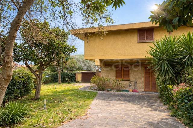 casa indipendente in vendita a Manziana in zona Quadroni