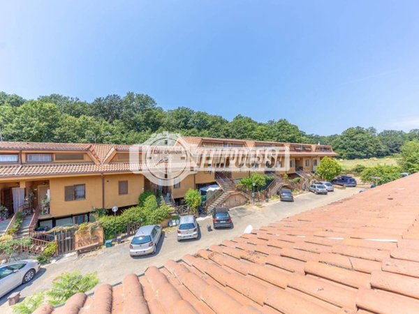 appartamento in vendita a Manziana in zona Quadroni