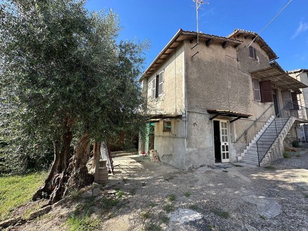 casa indipendente in vendita a Manziana in zona Quadroni