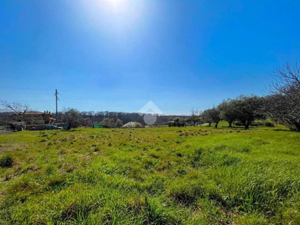 terreno in vendita a Manziana in zona Quadroni