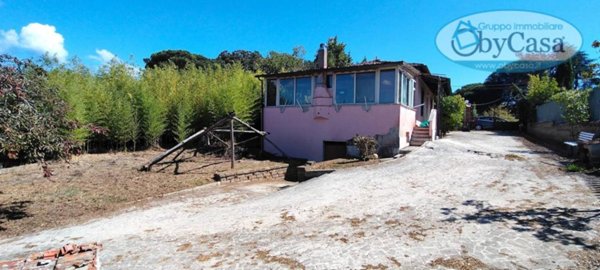 casa indipendente in vendita a Manziana