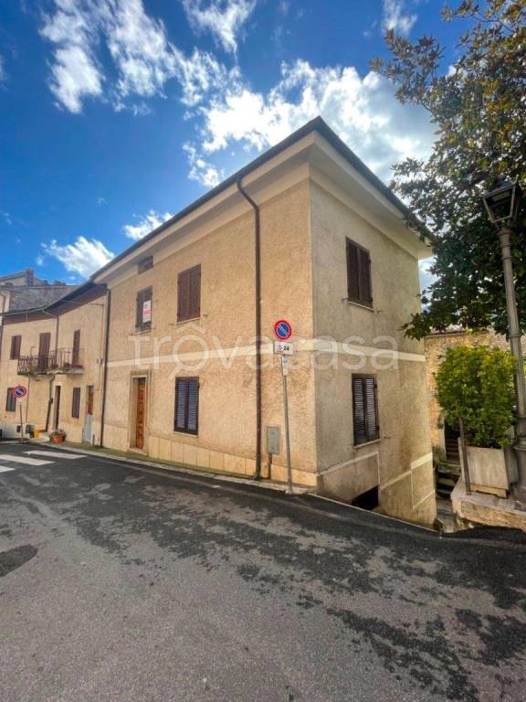 casa indipendente in vendita a Marano Equo