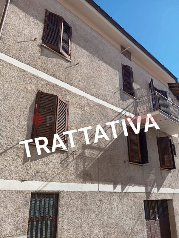 casa indipendente in vendita a Marano Equo