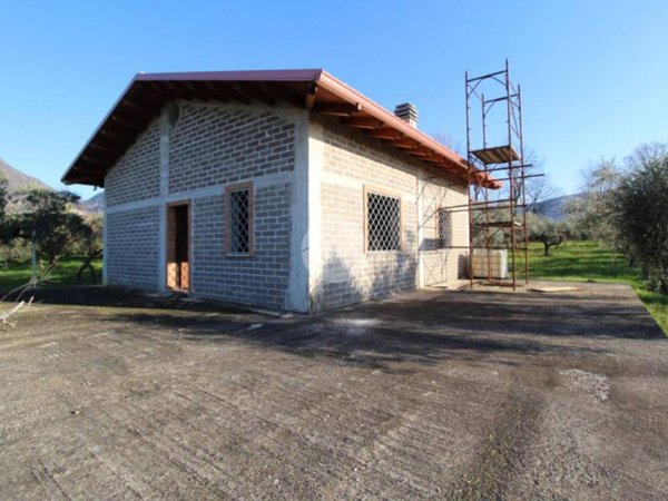 casa indipendente in vendita a Marcellina