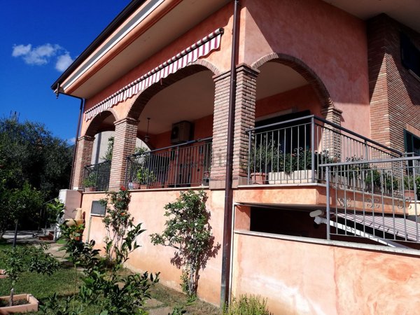 casa indipendente in vendita a Marcellina