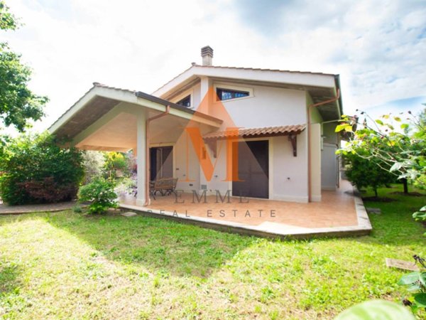 casa indipendente in vendita a Marcellina