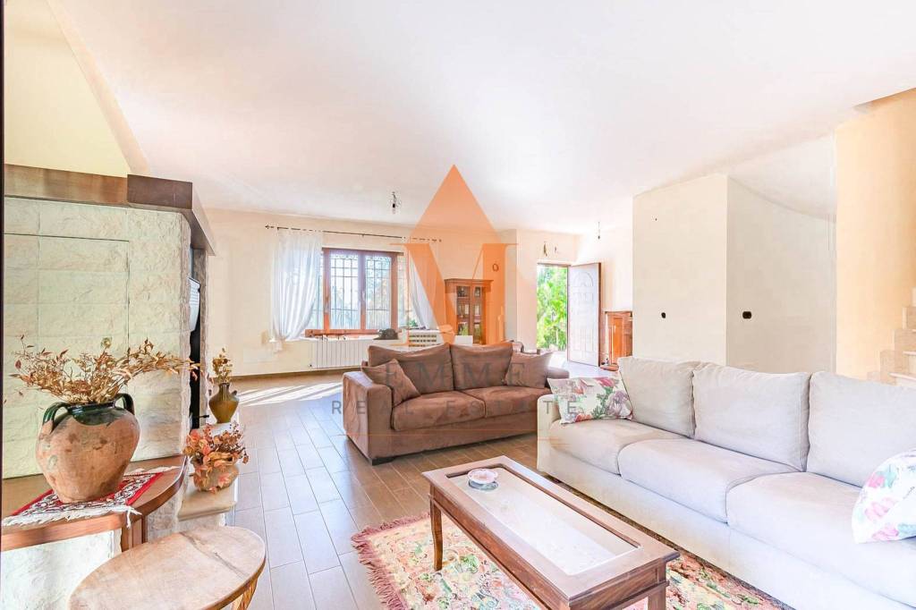 casa indipendente in vendita a Marcellina