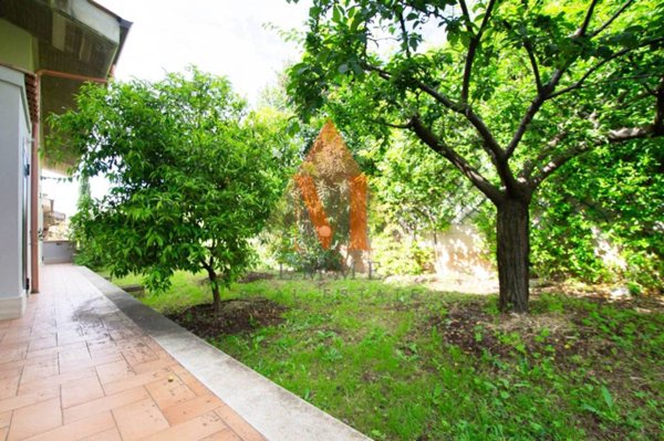 casa indipendente in vendita a Marcellina