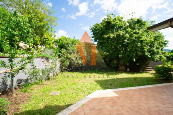 casa indipendente in vendita a Marcellina