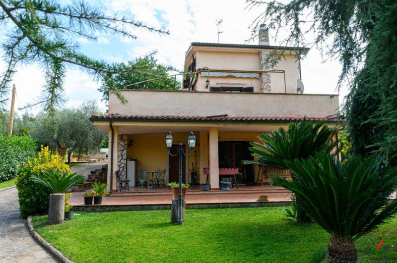 casa indipendente in vendita a Marcellina