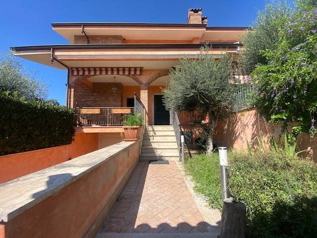 casa indipendente in vendita a Marcellina