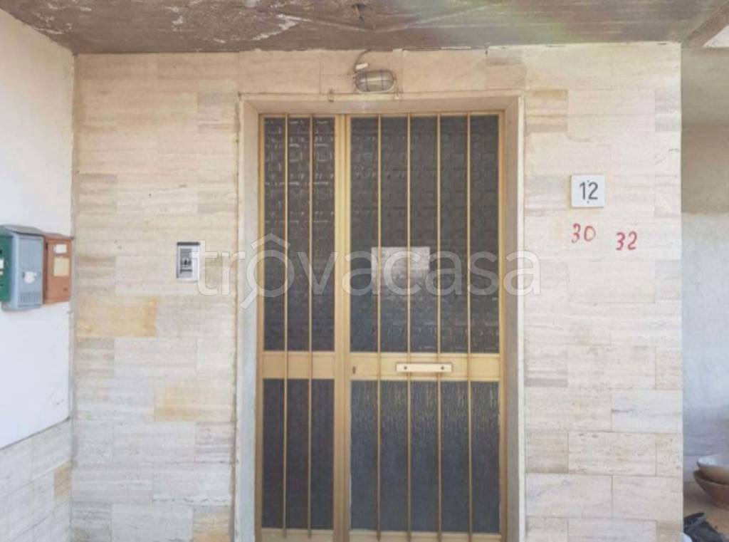 locale commerciale in vendita a Marcellina