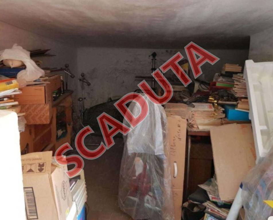 locale commerciale in vendita a Marcellina