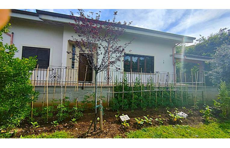 casa indipendente in vendita a Marcellina