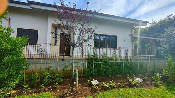 casa indipendente in vendita a Marcellina