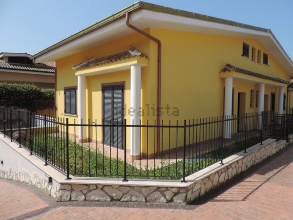 casa indipendente in vendita a Marcellina